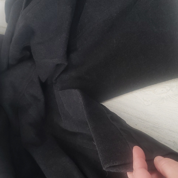 Larry Levine dark charcoal black wool blend car coat, zips snaps Size 8 - Picture 9 of 9